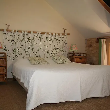 לינה וארוחת בוקר Chambres D' Hotes Rastaillou